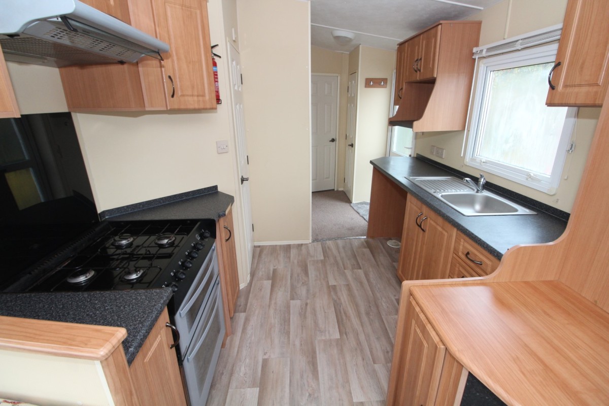 2006 Cosalt Baysdale Super kitchen with oven and sink