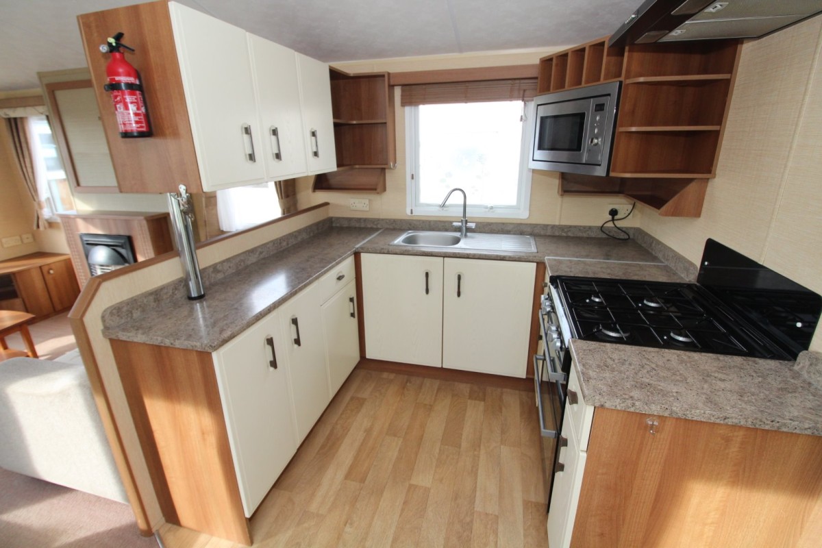 2010 Willerby Salisbury u shaped kitchen