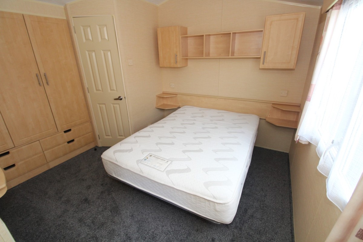 2009 Willerby Rio double bedroom