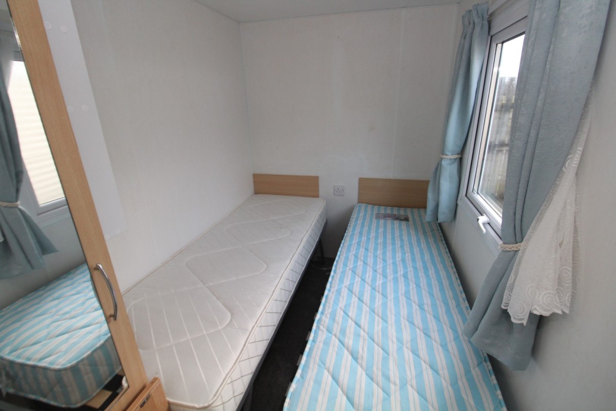 2009 Delta Darwin twin bedroom