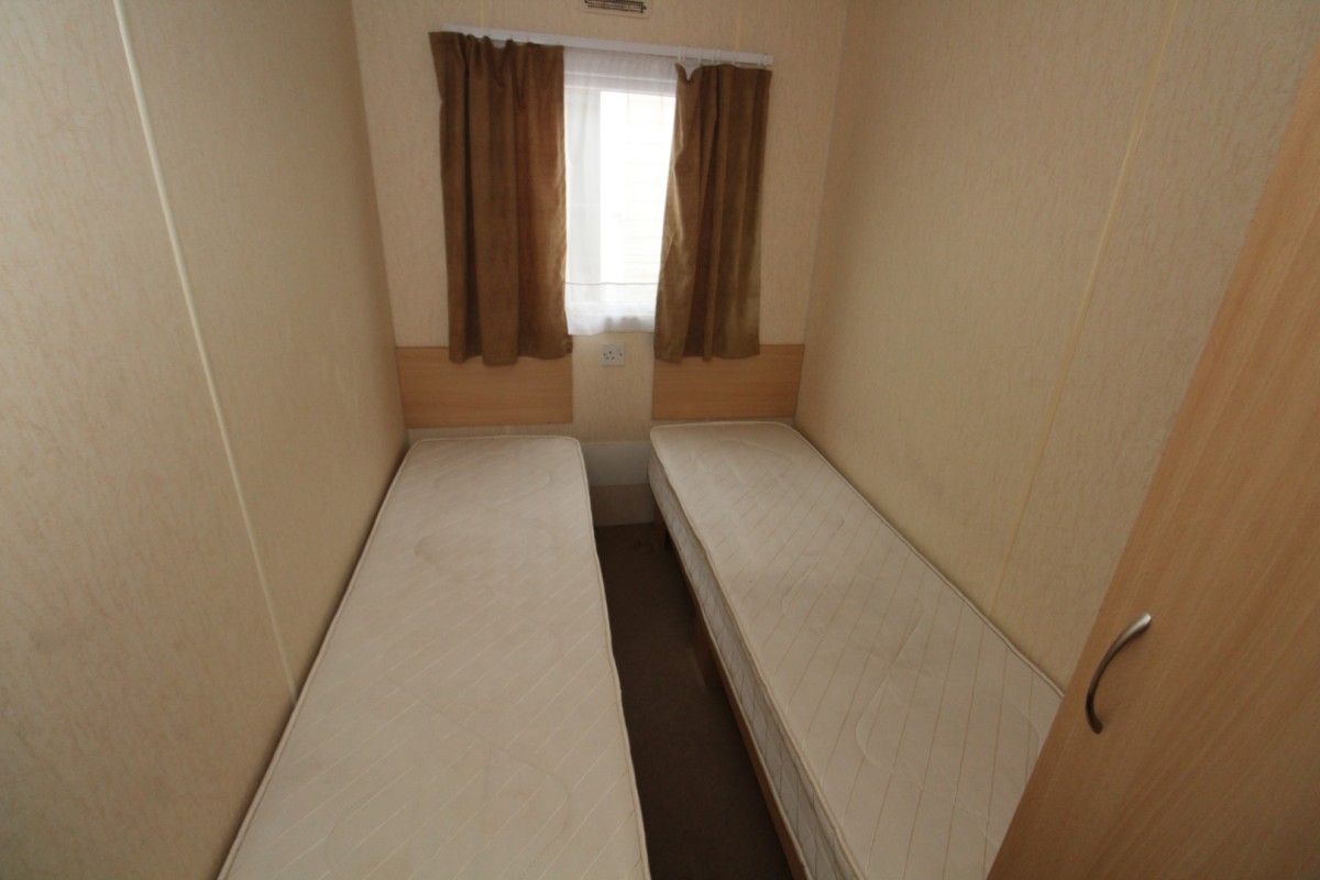 third bedroom in the 2009 Delta Darwin