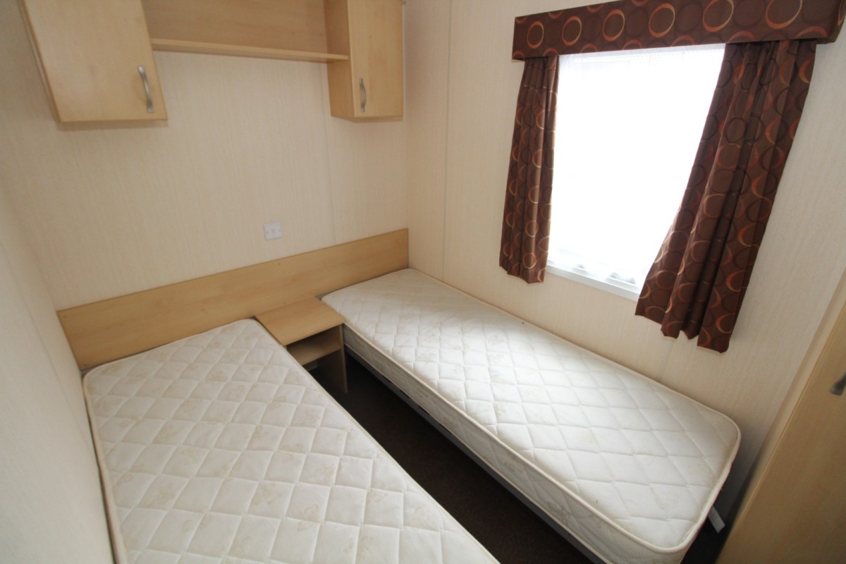 2011 Atlas Chorus twin bedroom