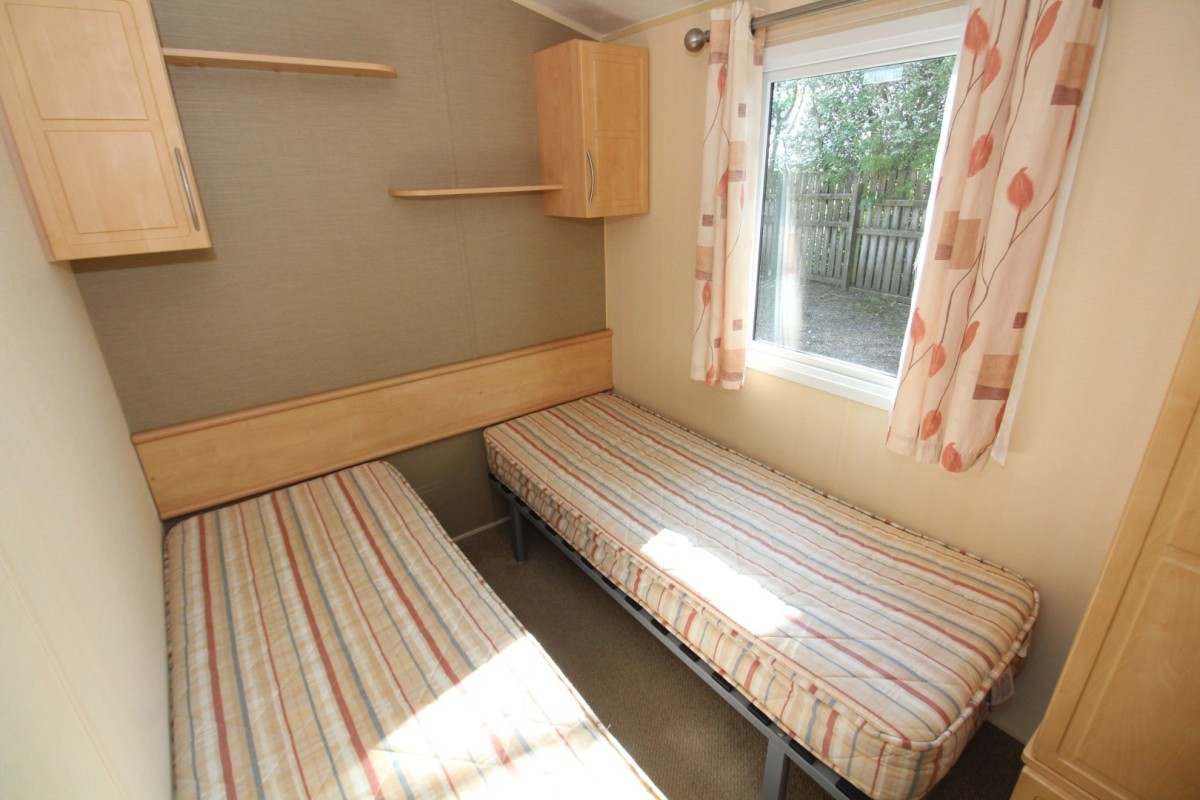 2011 Willerby Rio twin beds