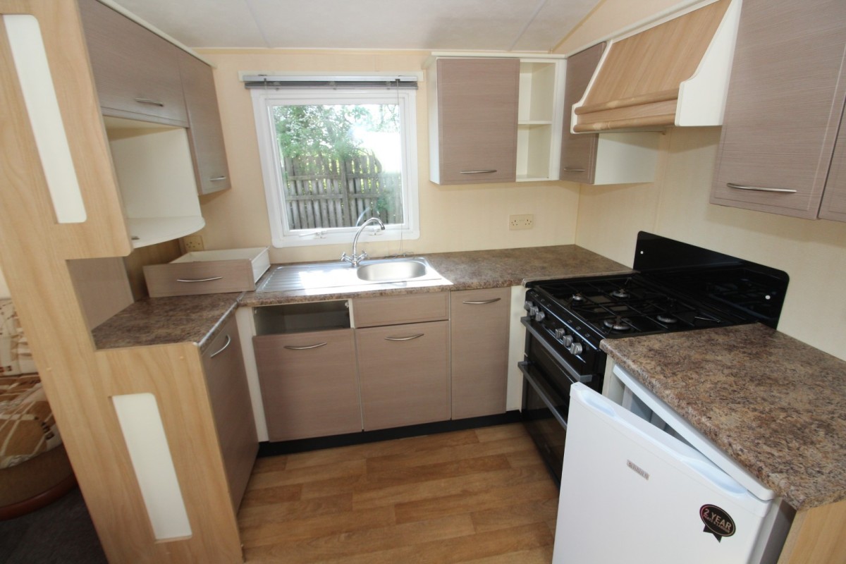2011 Willerby Rio kitchen with oven