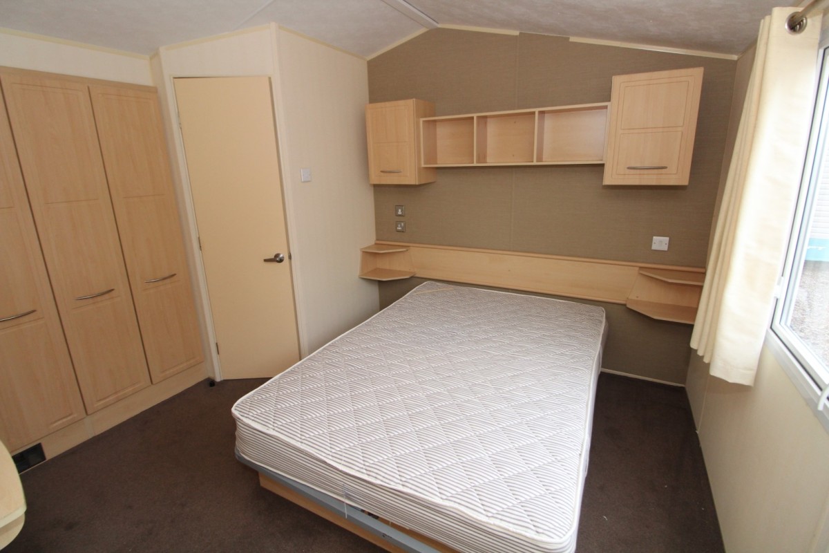 2011 Willerby Rio double bedroom