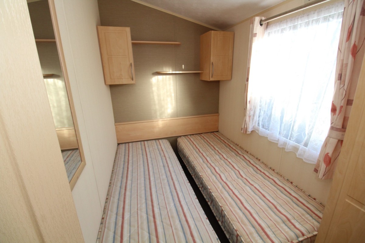 2011 Willerby Rio Gold twin bedroom