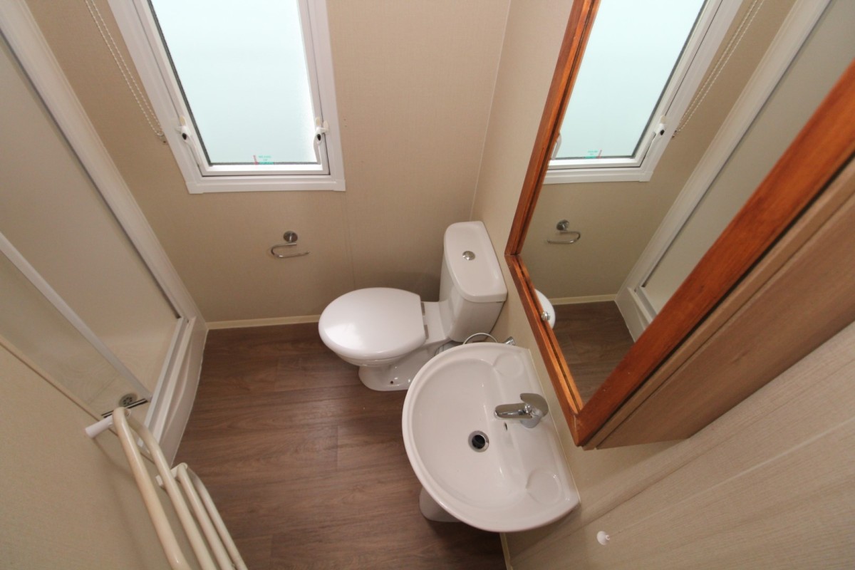 2014 Abi Oakley family bathroom