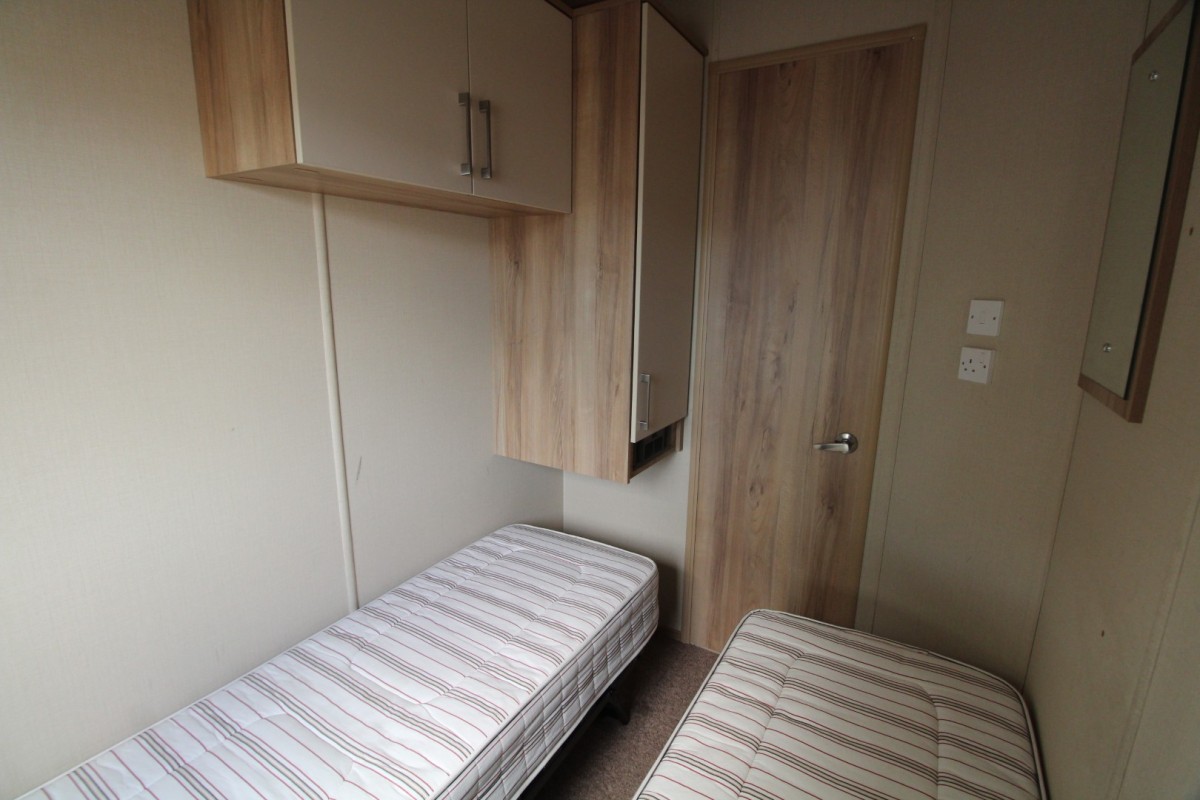 second view of the twin bedroom