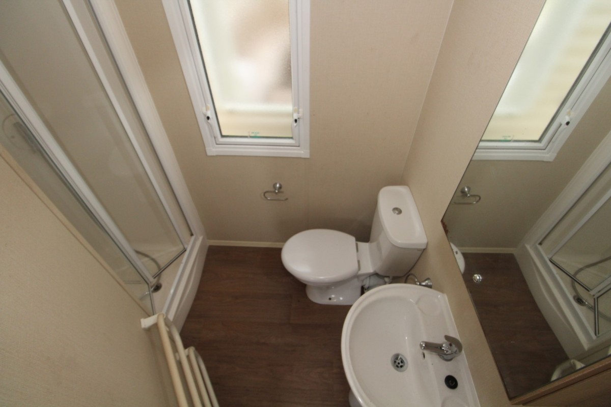 2014 Abi Oakley family shower room
