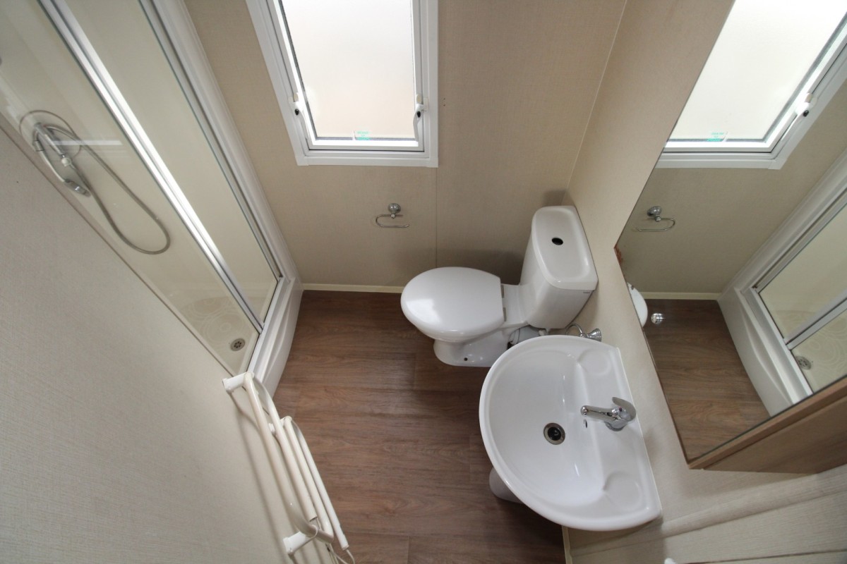 2014 Abi Oakley family shower room