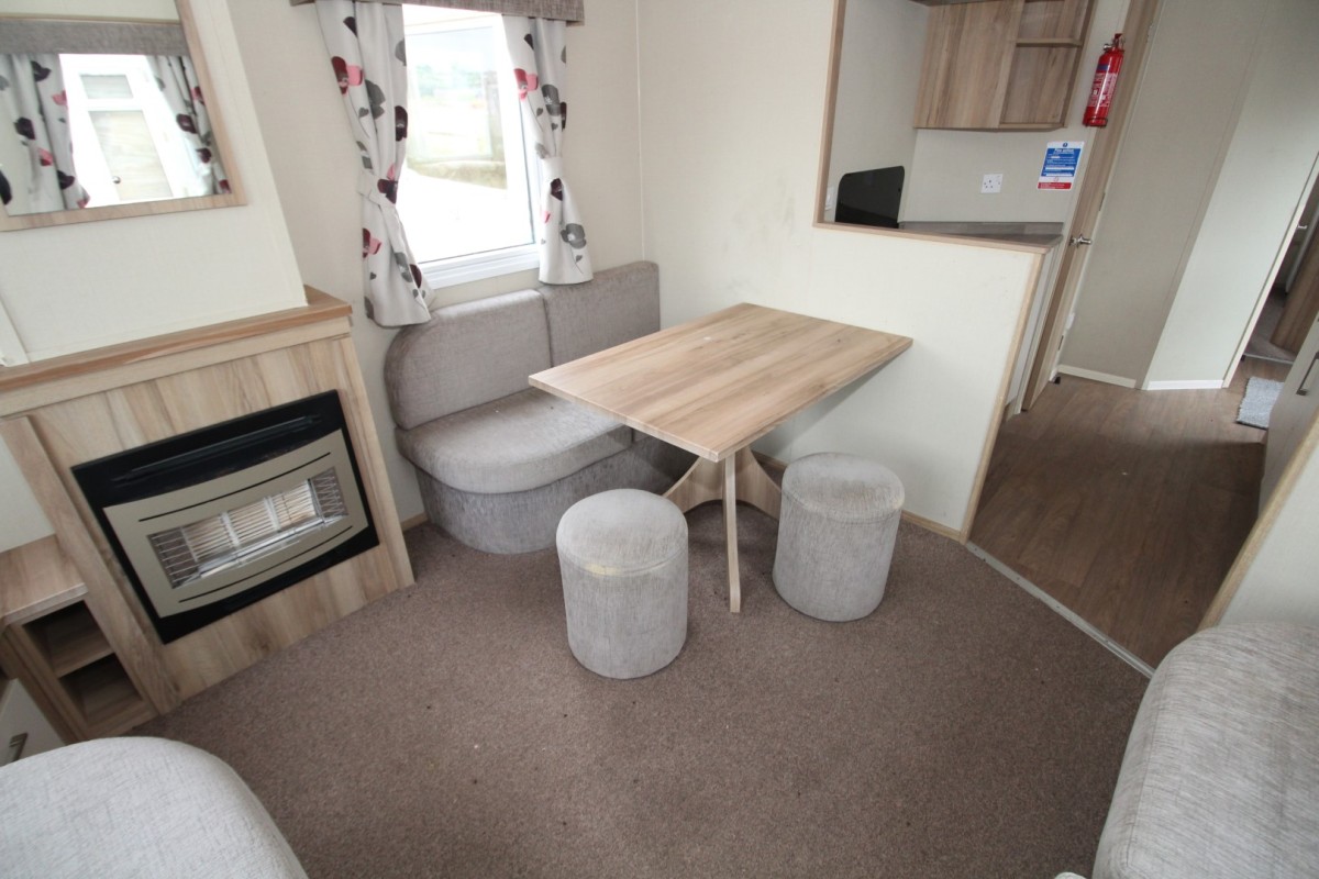 dining area and table in the 2014 Abi Oakley 