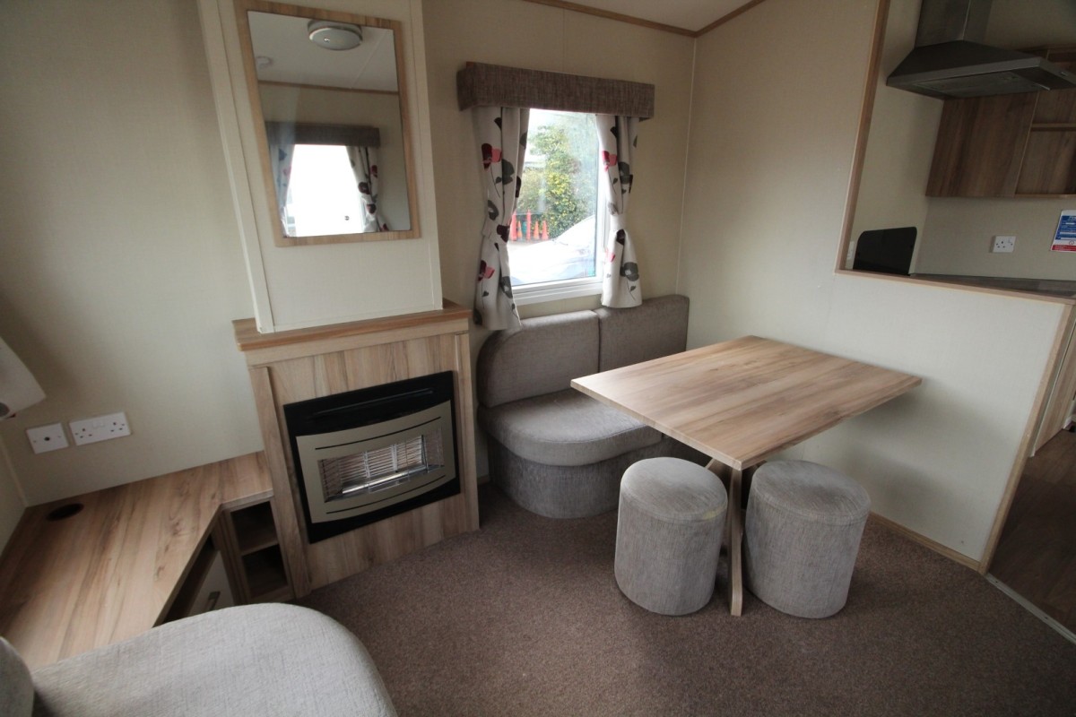 dining area and table in the 2014 Abi Oakley 