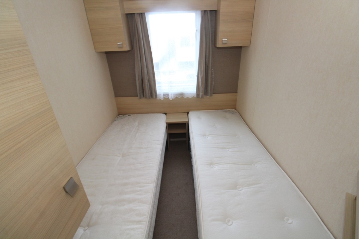 twin beds in the 2013 Atlas Everglade