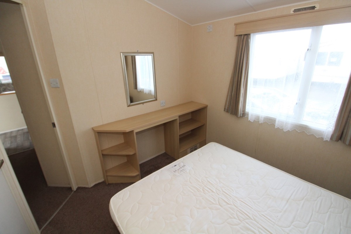 dressing table in the double bedroom