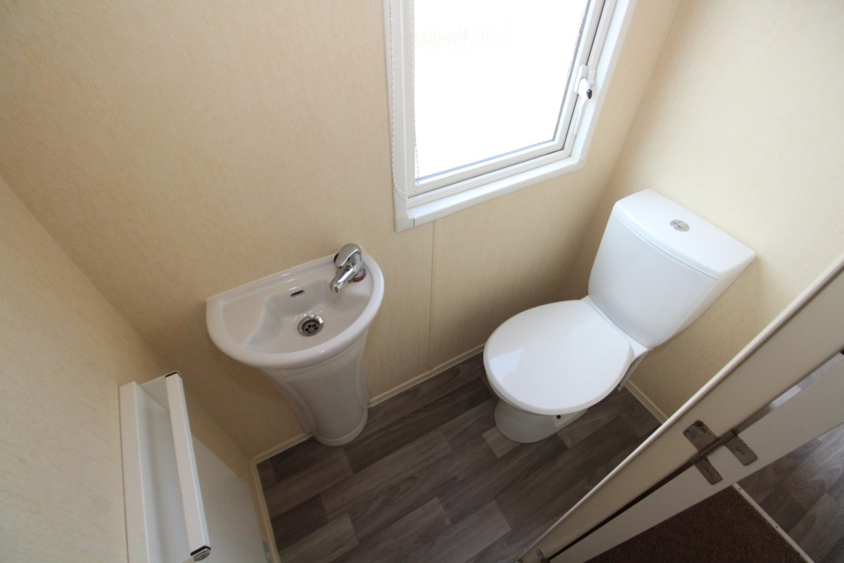 2013 Atlas Everglade toilet and basin