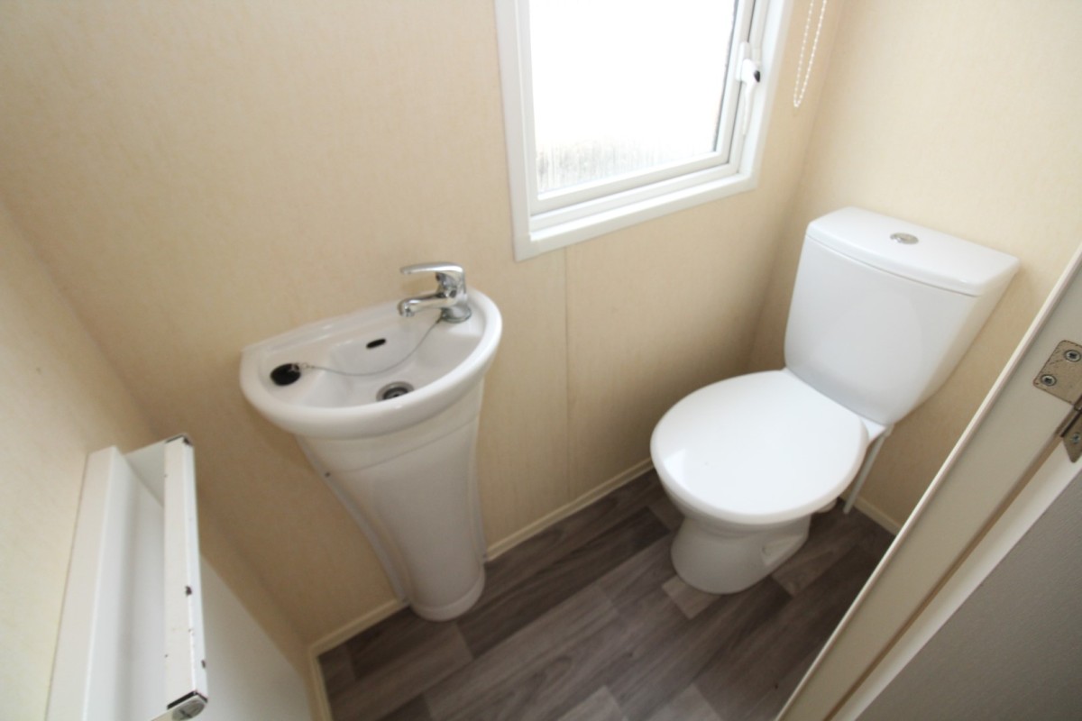 toilet room in the 2013 Atlas Everglade