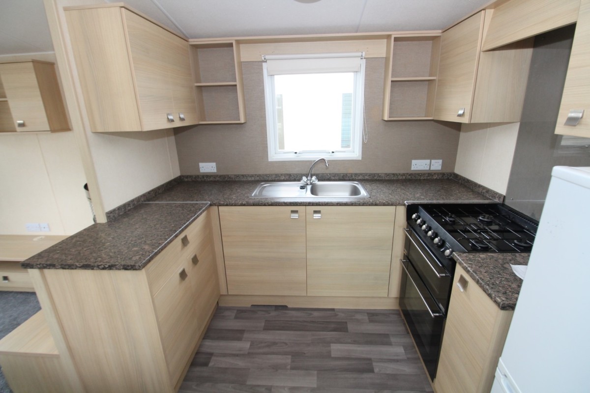 kitchen with oven in the 2013 Atlas Everglade