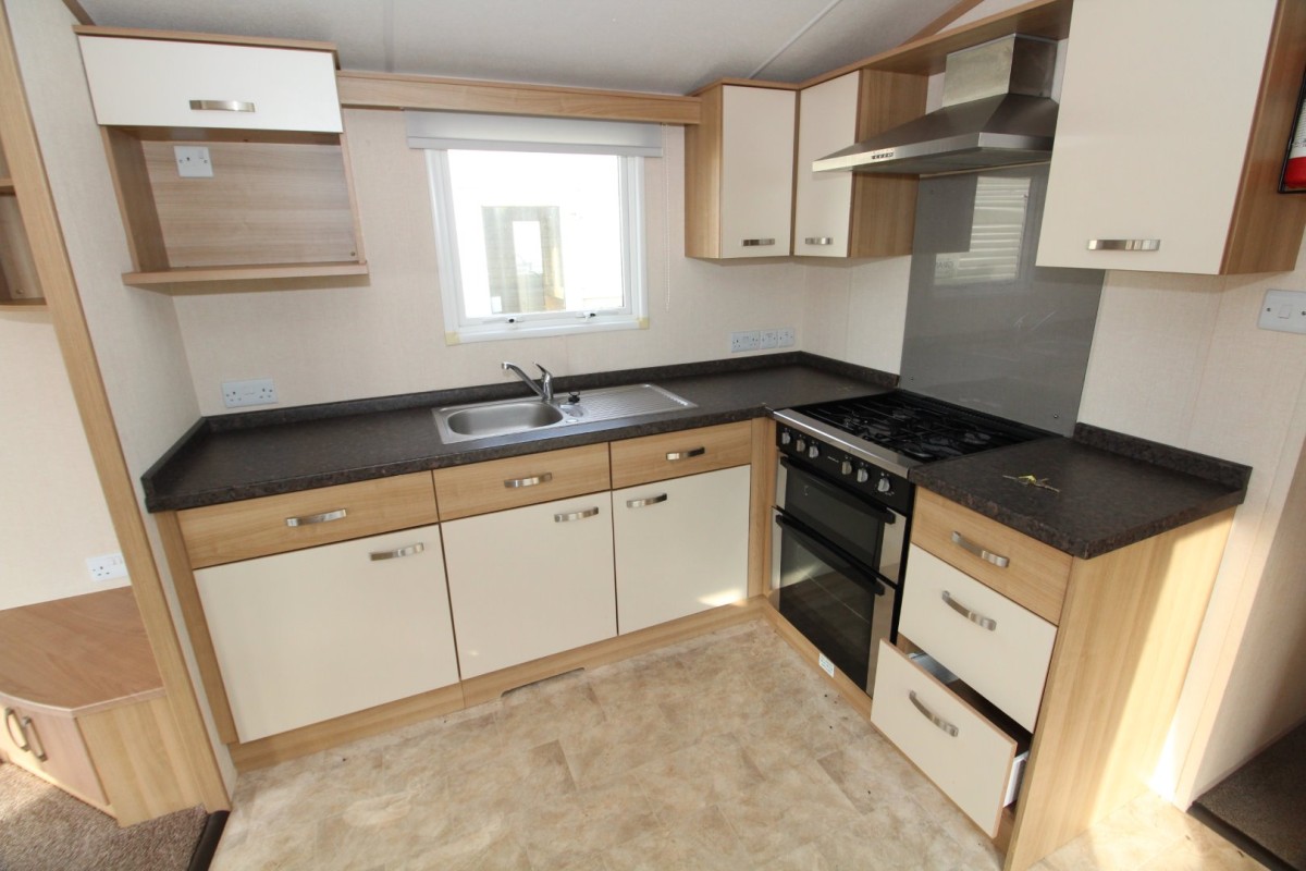 2013 Atlas Ruby kitchen with modern units and oven