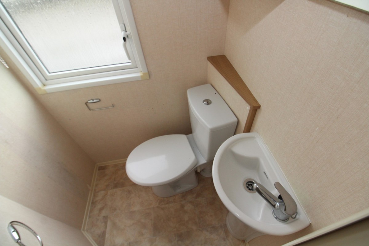2013 Atlas Ruby wash room