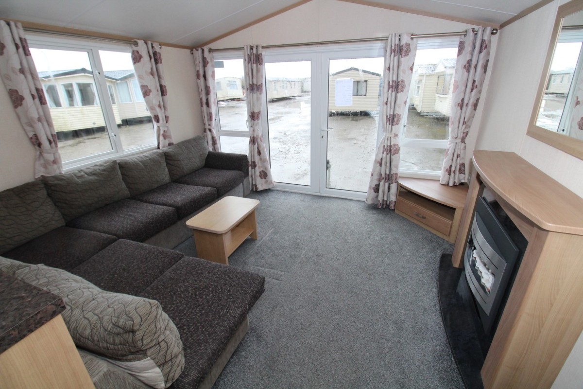 2013 Atlas Ruby living space