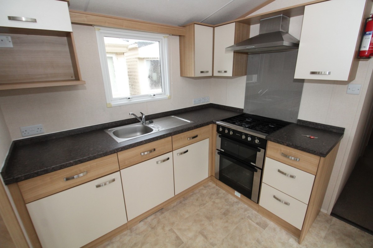 2013 Atlas Ruby kitchen