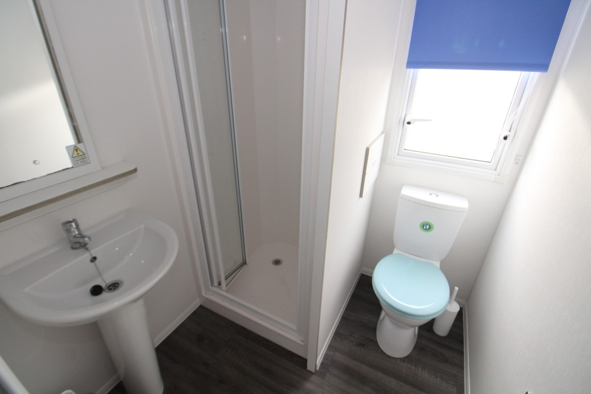 2019 Willerby Mistral bathroom