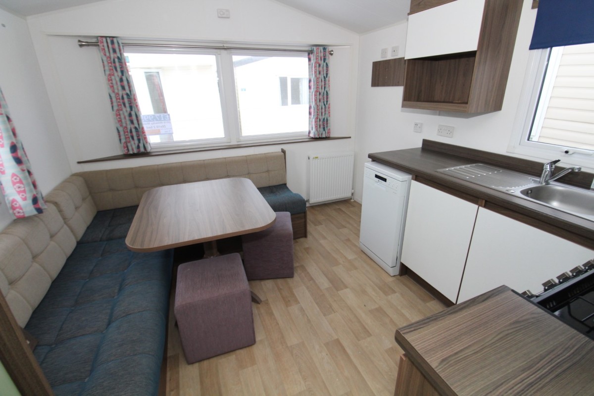2019 Willerby Mistral dining area