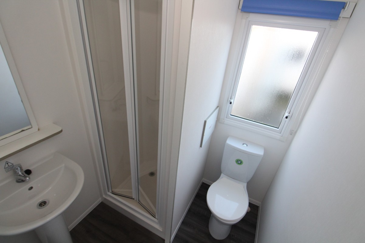 2019 Willerby Mistral  shower room