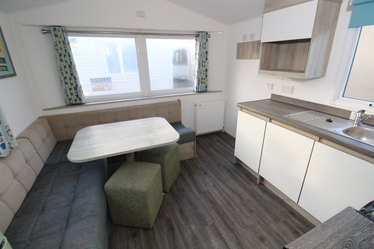 2019 Willerby Mistral dining area