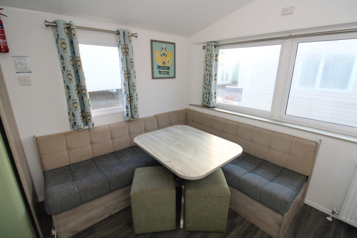 2019 Willerby Mistral dining area