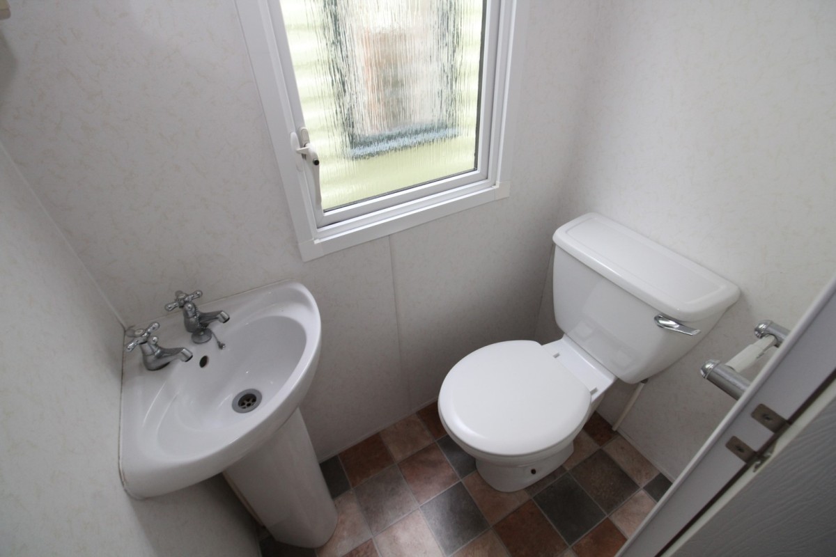 2006 Carnaby Rosedale toilet room
