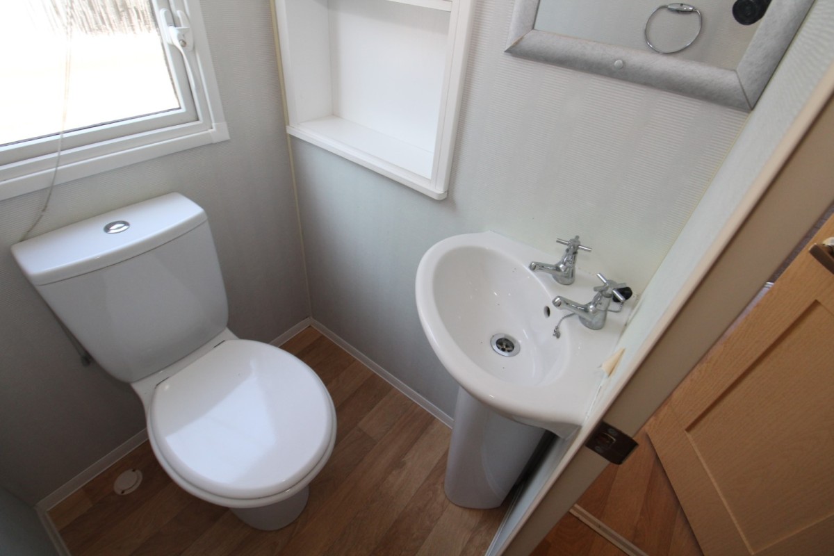 toilet room in the 2011 Willerby Rio