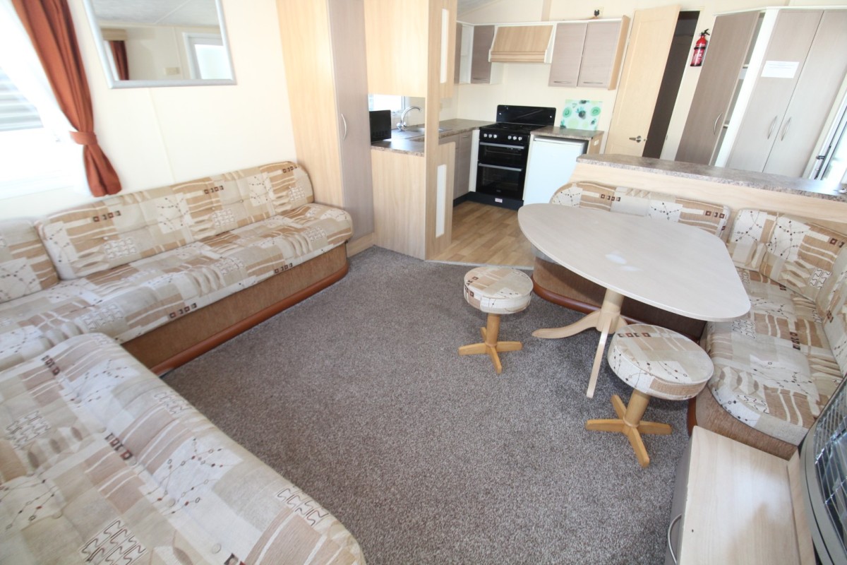 2011 Willerby Rio dining area