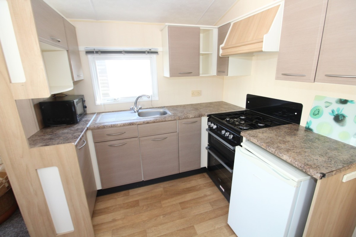2011 Willerby Rio kitchen with oven