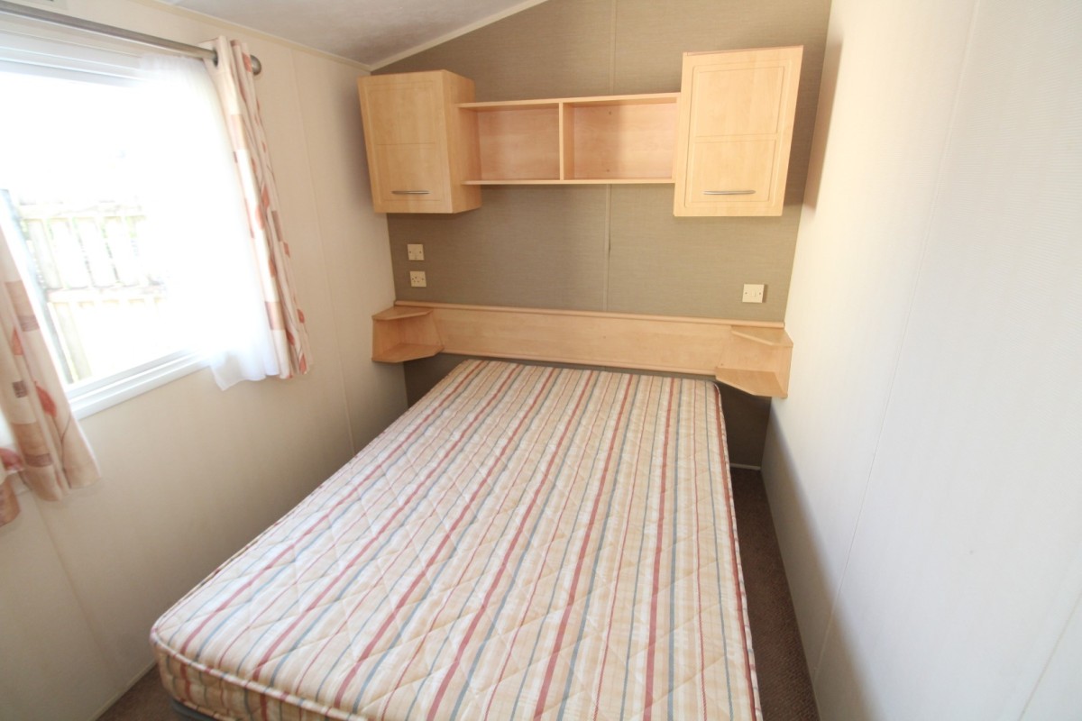 2011 Willerby Rio double bedroom