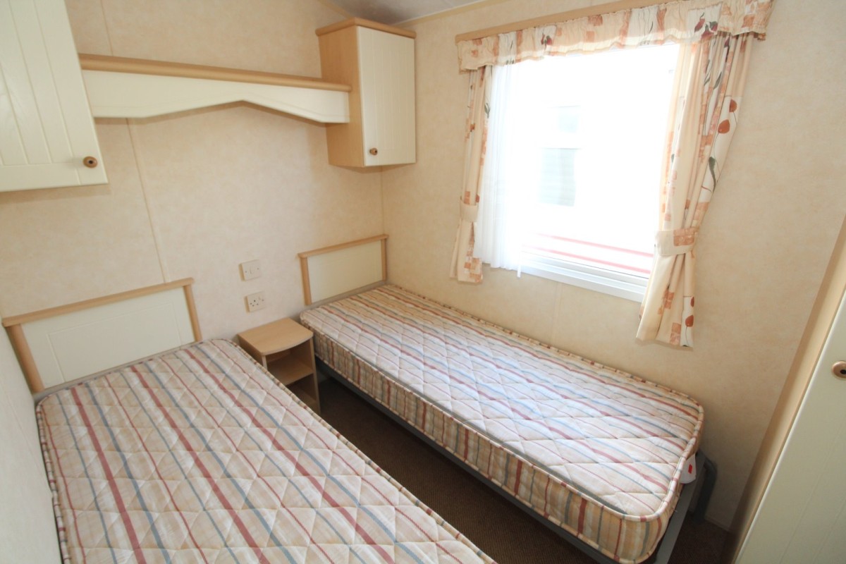 2008 Willerby Richmond twin bedroom