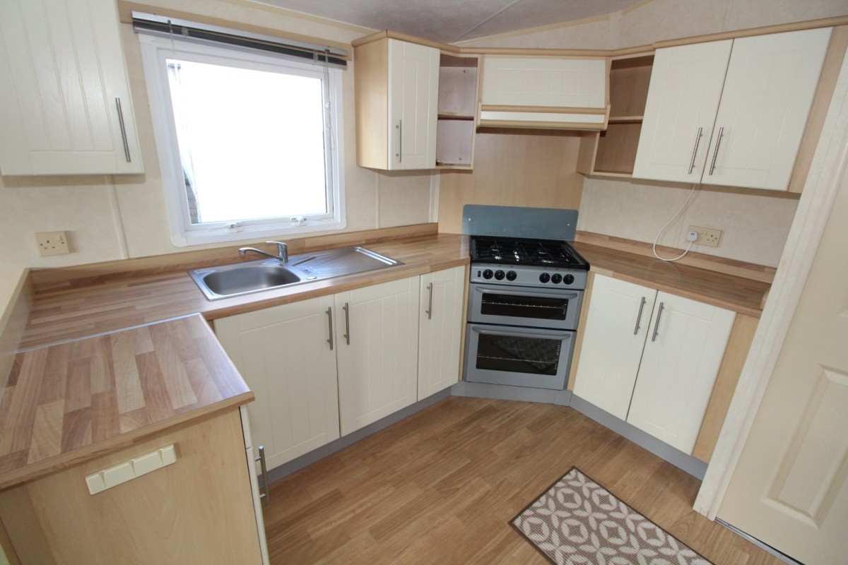 2008 Willerby Richmond dining area to kitchen