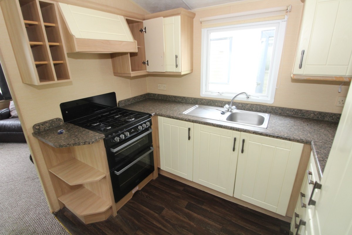 2009 Willerby Leven kitchen to lounge