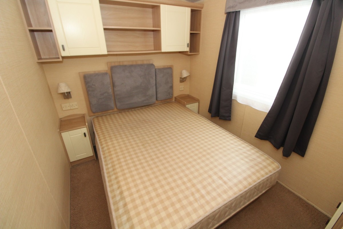 2009 Willerby Leven double bedroom