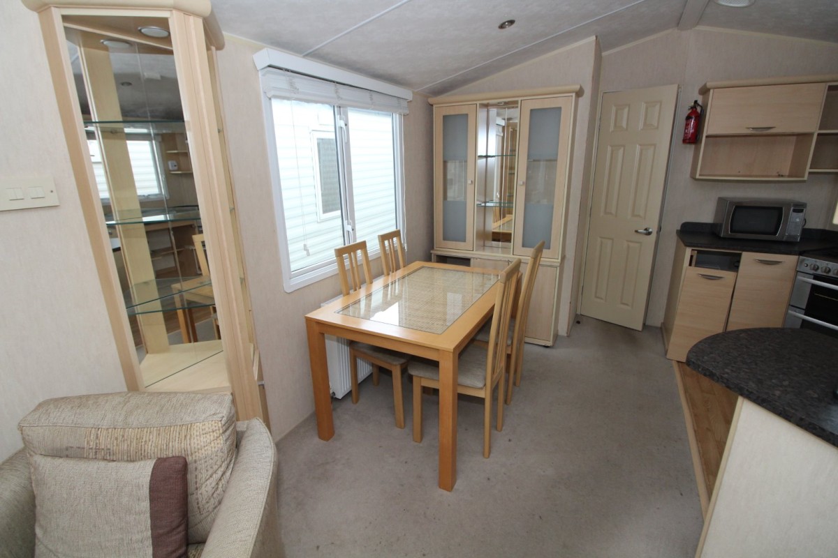 2009 Willerby Winchester dining area