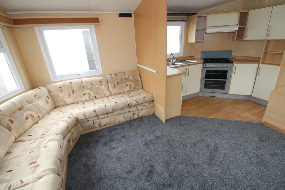 2009 Willerby Savoy lounge and kitchen