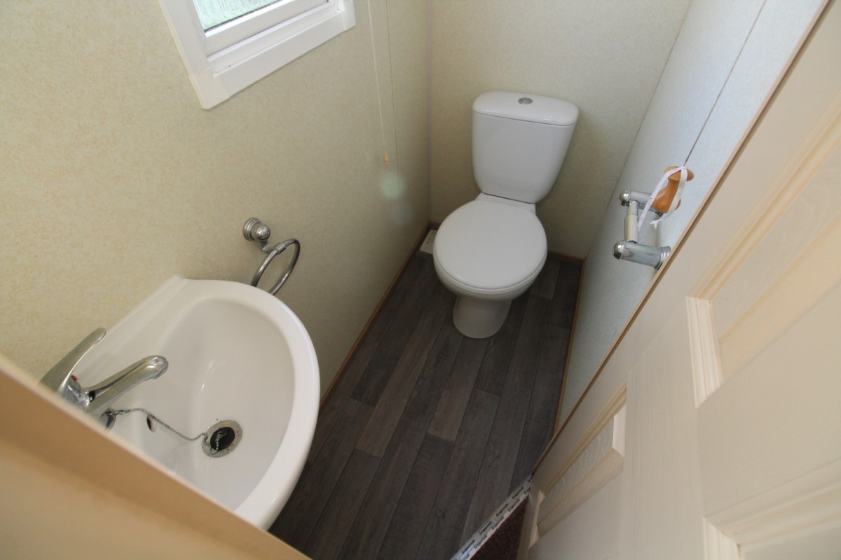 2007 Abi Brisbane family toilet