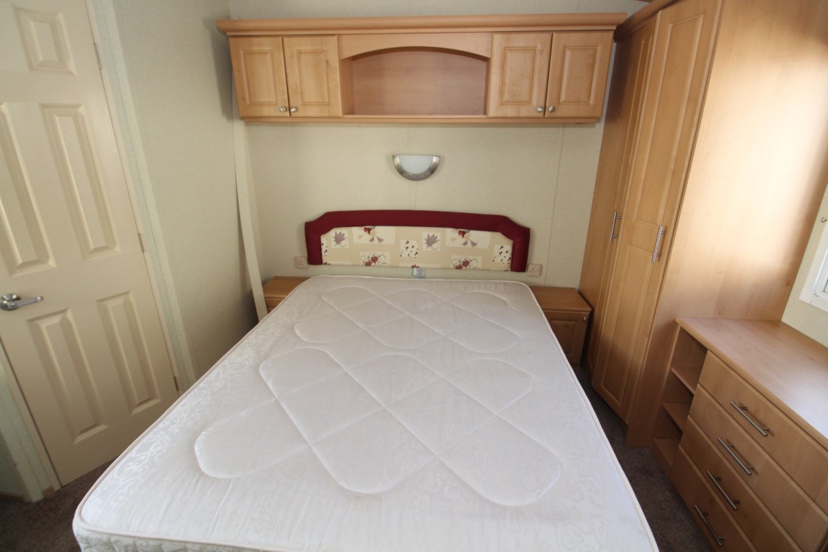 2007 Abi Brisbane double bedroom