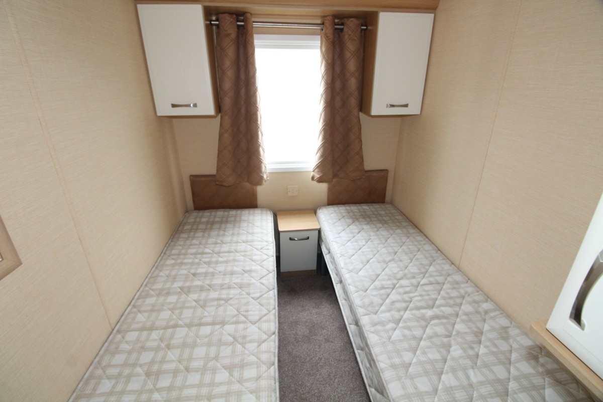 2010 Willerby Granada twin bedroom
