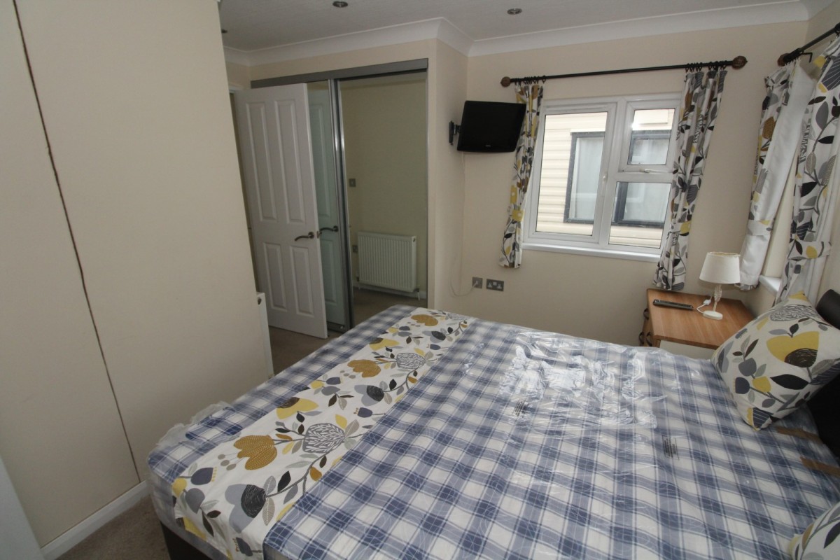 2009 Wessex Coach House double bedroom to en-suite