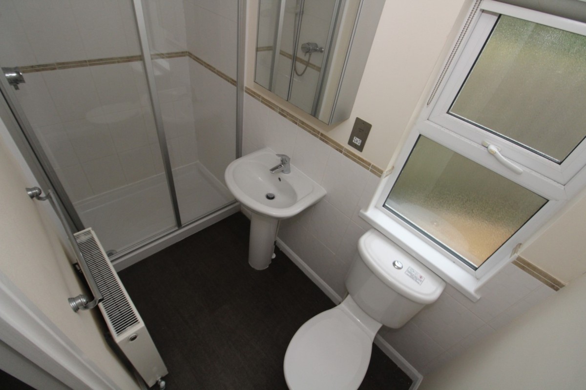 en-suite bathroom in the 2009 Wessex Coach House