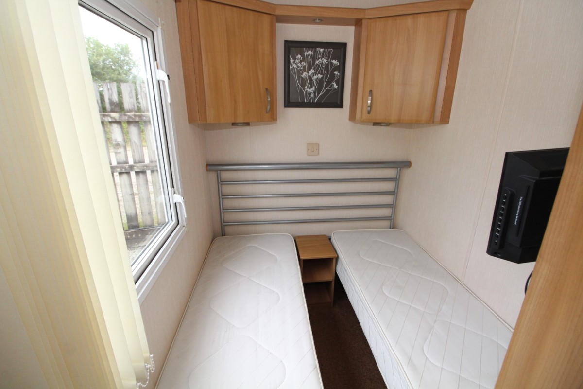 2008 Abi Elan twin bedroom