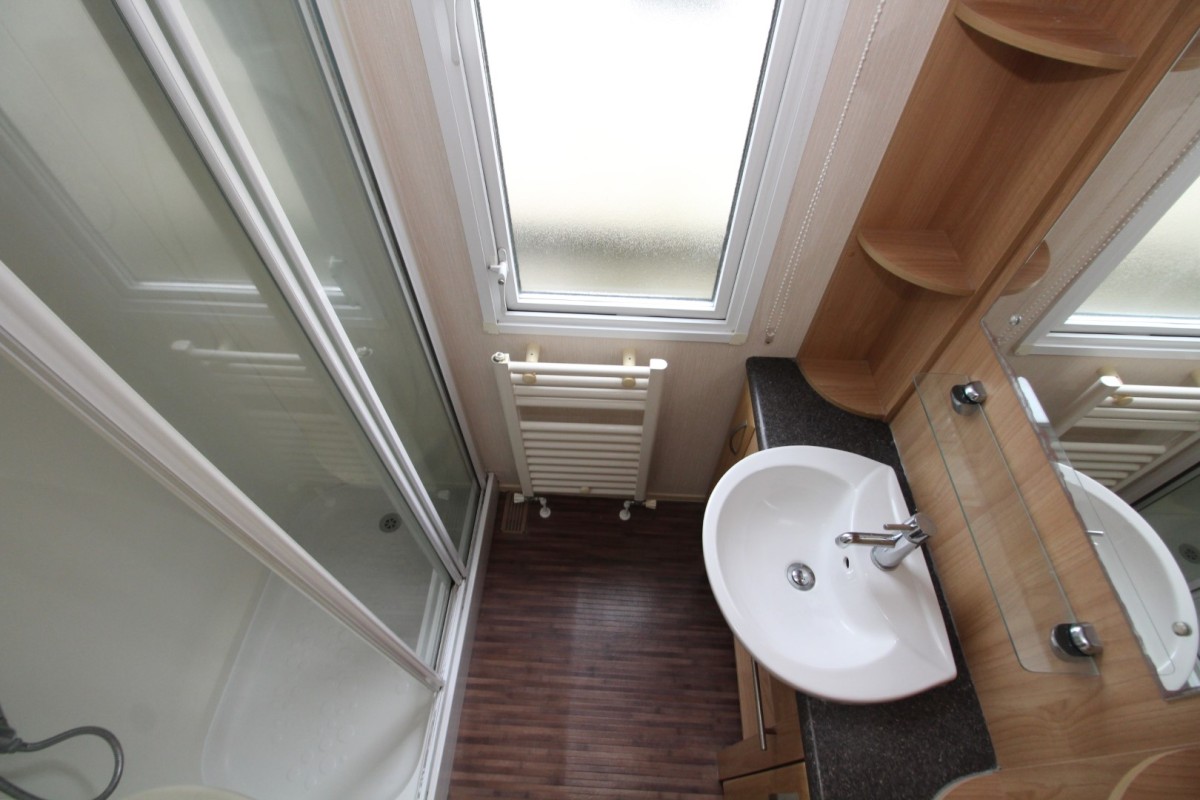 2008 Abi Elan family shower room