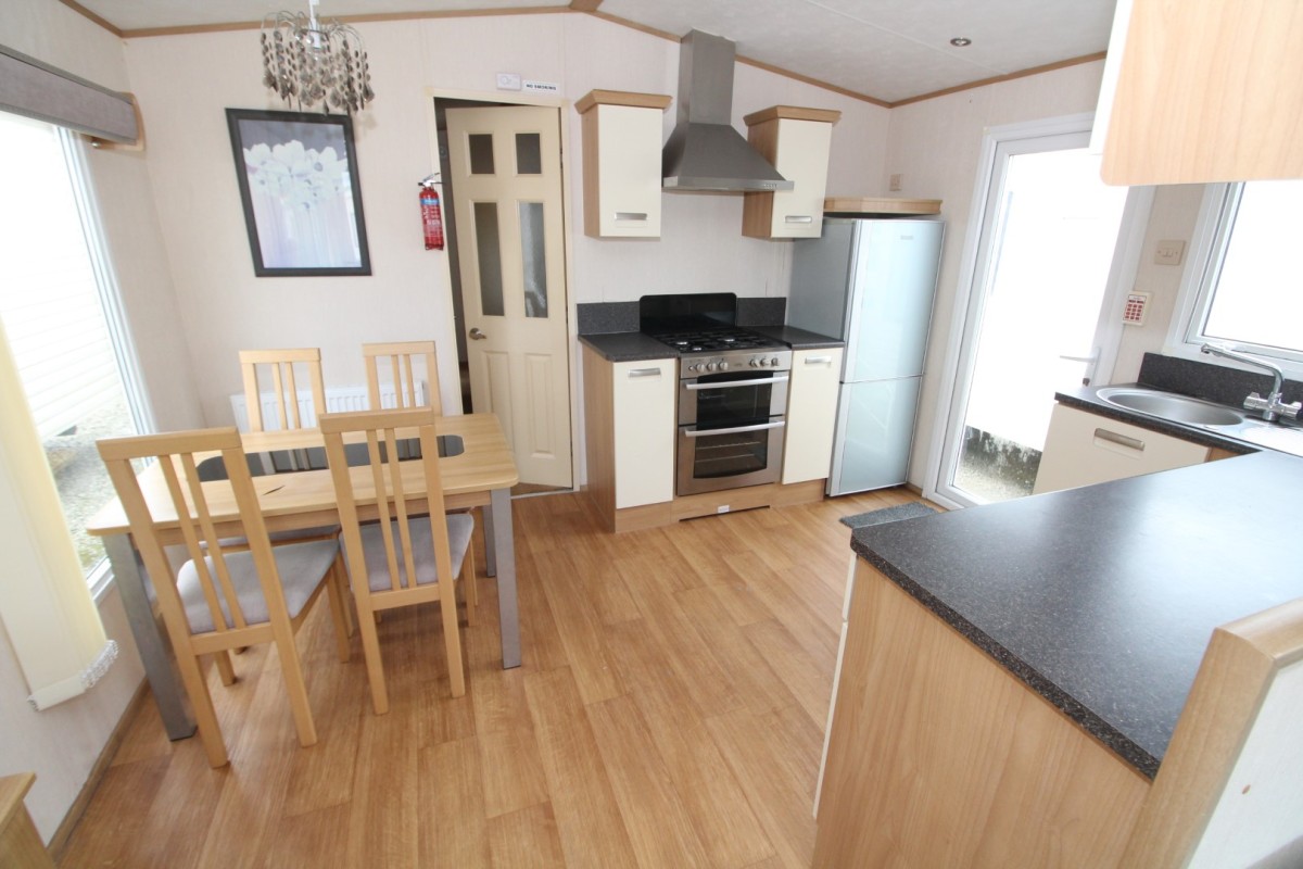 2008 Abi Elan dining area to kitchen