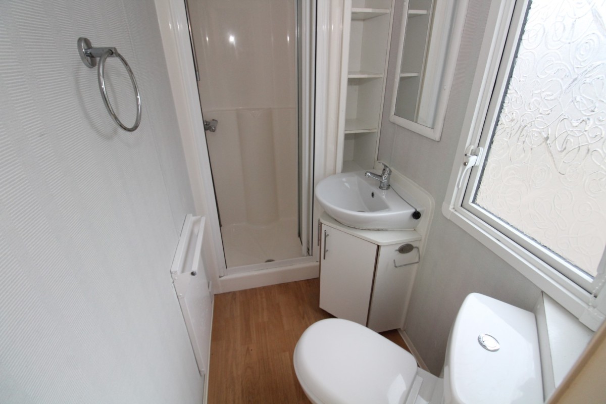 Bathroom area in the Willerby Solara Gold 2011